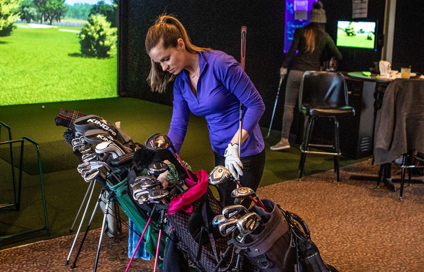 Golfer gets club